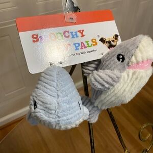 Smoochy Pet Pals ~SqueakyCrinkle /Squaker Dog Toy. Shark 6” And Weale 5.5”